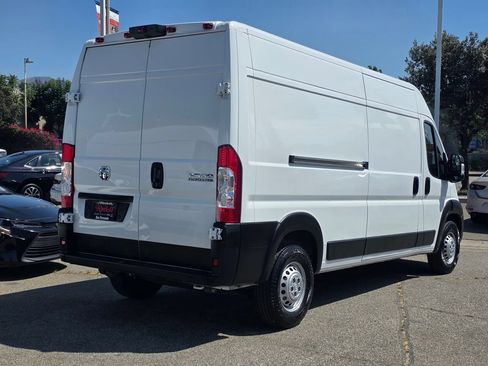 Used 2025 RAM ProMaster 2500 w/ Convenience Group FWD image 5