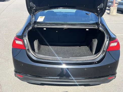 Used 2025 Chevrolet Malibu LT FWD image 15