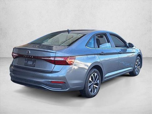 Used 2025 Volkswagen Jetta S image 5