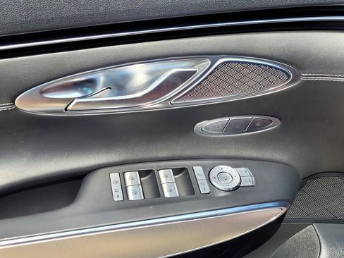 Used 2022 Genesis GV70 2.5T w/ Select Package image 10