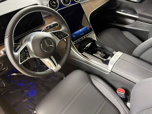 Used 2026 Mercedes-Benz C 300 Sedan image 9