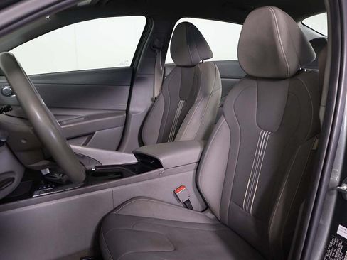 Used 2024 Hyundai Elantra SEL FWD image 25