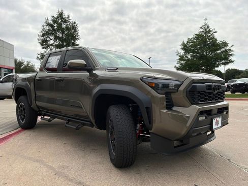 New 2026 Toyota Tacoma TRD Off-Road AWD/4WD image 4