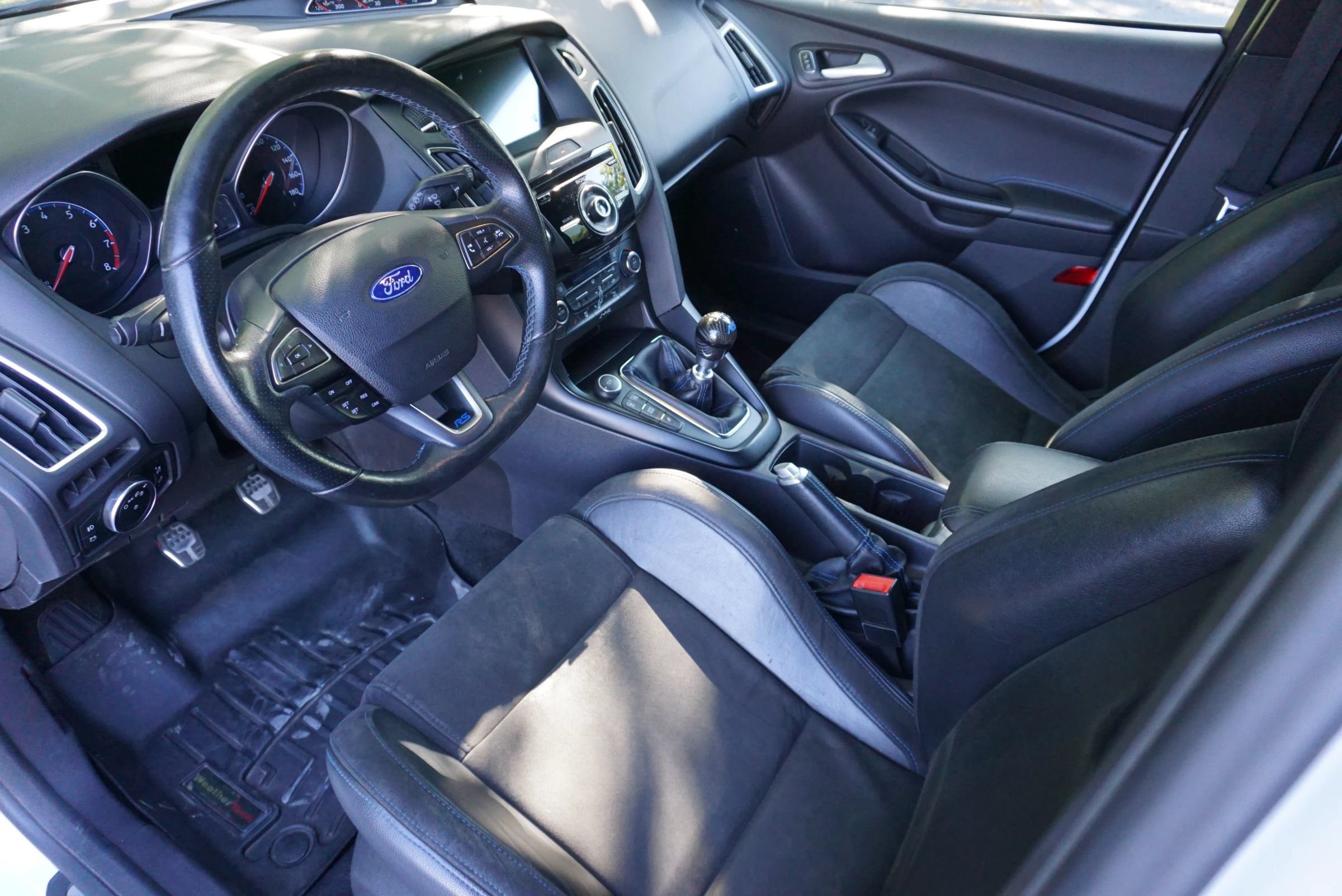 Used 2017 Ford Focus RS AWD/4WD image 23