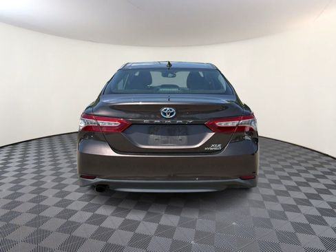 Used 2019 Toyota Camry XLE FWD image 7