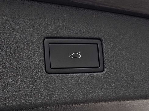 Certified 2024 Volkswagen Tiguan SE AWD/4WD image 27