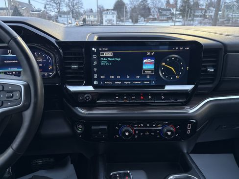 Used 2023 Chevrolet Silverado 1500 LT w/ Z71 Off-Road Package image 24