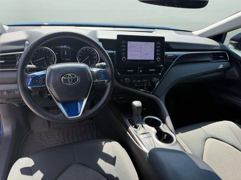 Used 2024 Toyota Camry LE w/ Convenience Package image 4