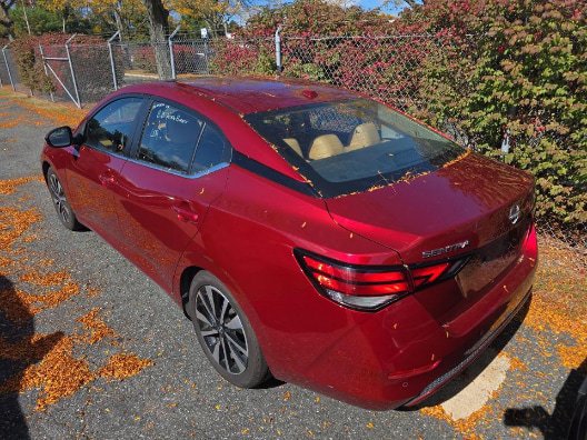 Used 2025 Nissan Sentra SV w/ SV Premium Package FWD image 3