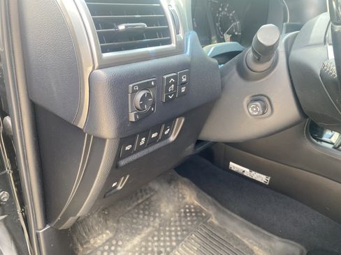 Used 2022 Lexus GX 460 Luxury w/ Sport Design Package AWD/4WD image 16