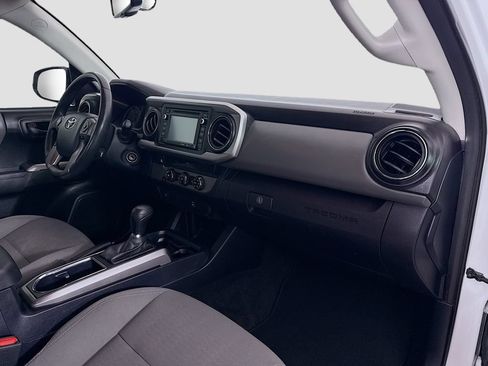 Used 2017 Toyota Tacoma SR5 w/ Tow Package RWD image 24