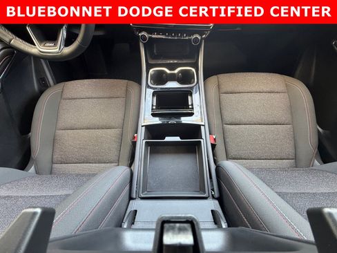 Used 2024 Chevrolet Traverse Z71 AWD/4WD image 21