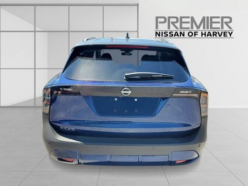 Used 2026 Nissan Kicks SV w/ SV Premium Package FWD image 5