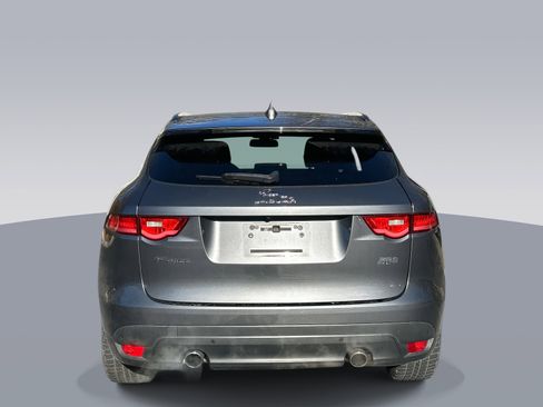Used 2017 Jaguar F-PACE Prestige image 4