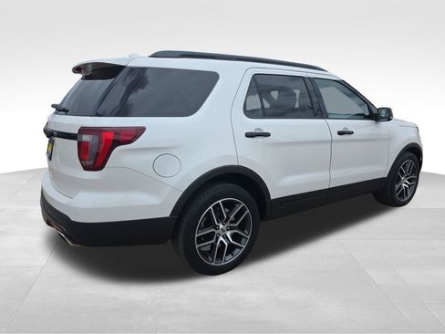 Used 2017 Ford Explorer Sport w/ Equipment Group 401A AWD/4WD image 5