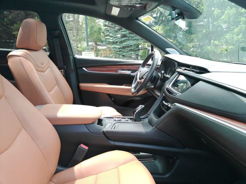 Certified 2024 Cadillac XT5 Premium Luxury AWD/4WD image 16