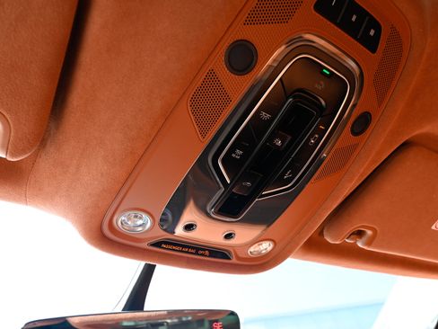 Used 2019 Bentley Bentayga AWD/4WD image 30