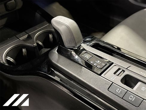 Used 2023 Toyota Prius XLE image 18