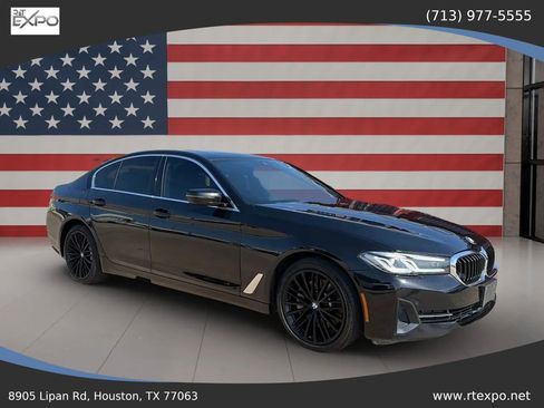 Used 2022 BMW 530i w/ Premium Package RWD image 2