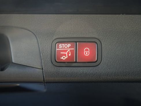 Certified 2025 Mercedes-Benz GLS 450 4MATIC image 12