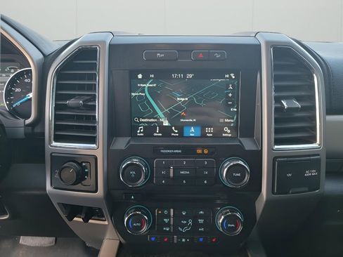 Used 2018 Ford F250 Lariat w/ Chrome Package image 22