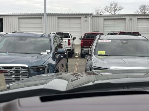 New 2026 GMC Sierra 1500 Denali w/ Technology Package AWD/4WD image 16