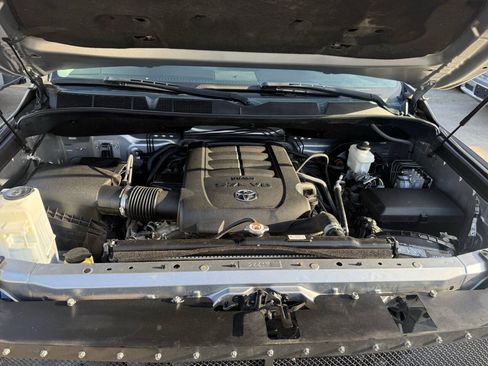 Used 2021 Toyota Tundra Platinum AWD/4WD image 36