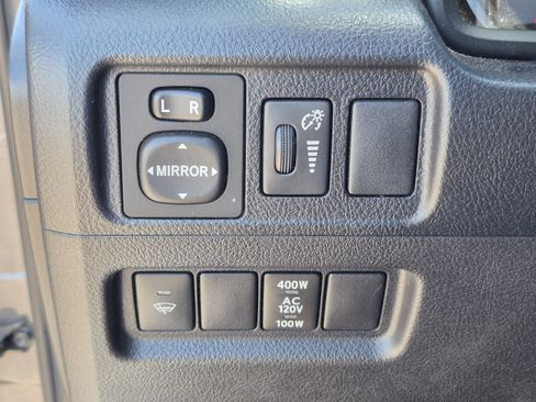 Used 2018 Toyota 4Runner SR5 Premium AWD/4WD image 39