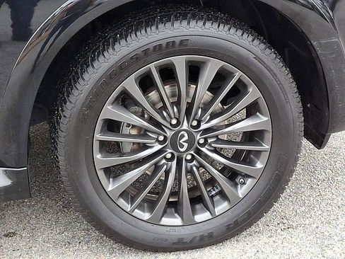 Used 2024 INFINITI QX80 Sensory image 8