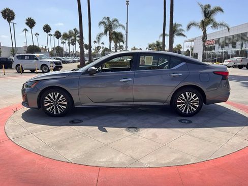 Certified 2024 Nissan Altima 2.5 SV FWD image 5