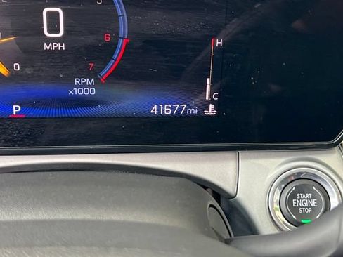 Used 2025 Chevrolet Trax LT FWD image 33
