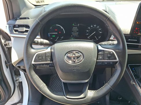 Used 2023 Toyota Sienna XLE AWD/4WD image 20