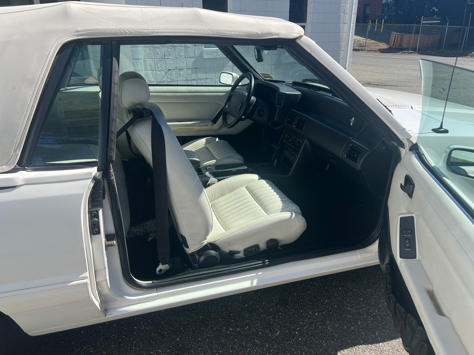 Used 1993 Ford Mustang LX RWD image 17