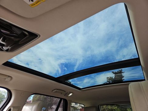 Used 2017 Land Rover Range Rover HSE image 21