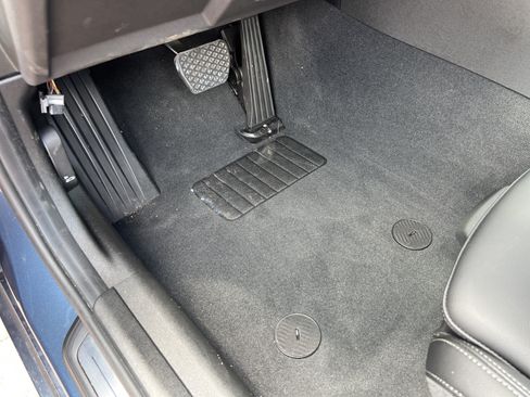 Used 2025 BMW 330i Sedan RWD image 17