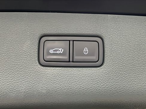 Used 2025 Genesis GV80 3.5T Advanced AWD/4WD image 31