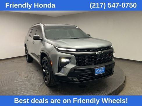 Used 2024 Chevrolet Traverse RS image 1