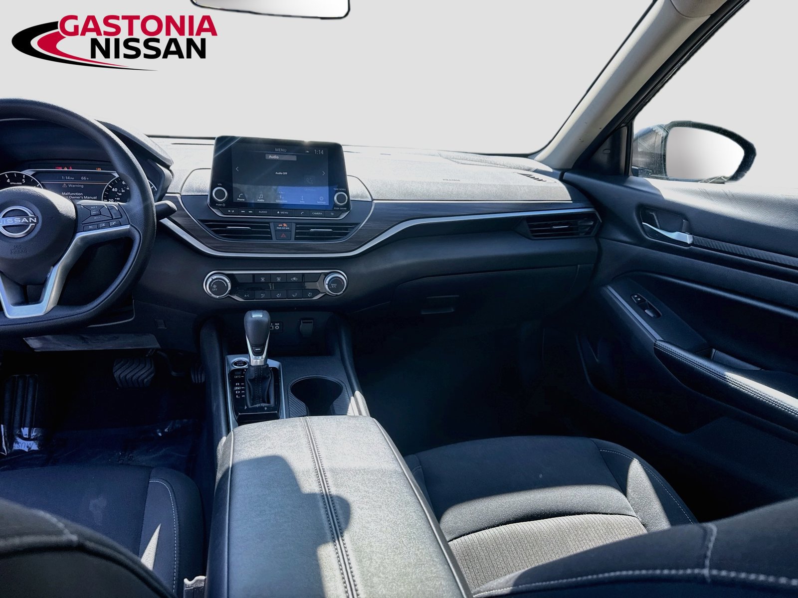 Used 2025 Nissan Altima 2.5 SV FWD image 30