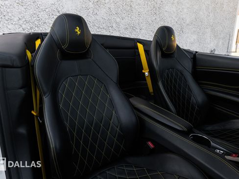 Used 2015 Ferrari California T image 39