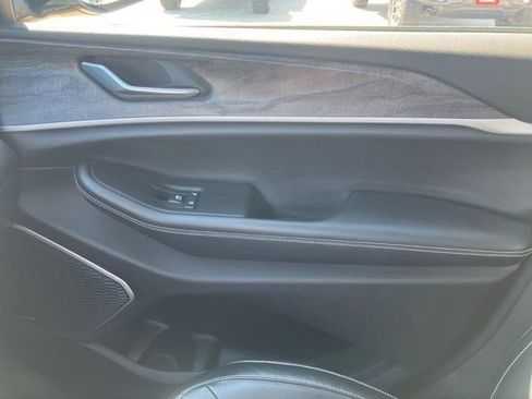 Certified 2023 Jeep Grand Cherokee L Limited image 20