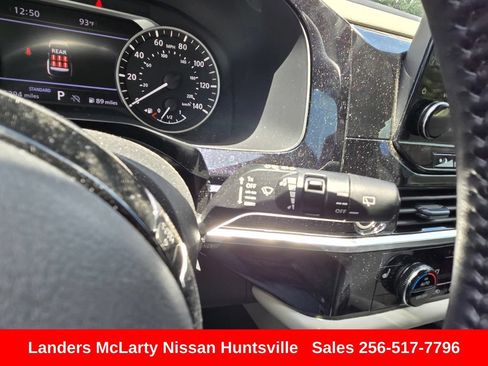 Used 2024 Nissan Pathfinder SL w/ Lighting Package (N92) FWD image 22