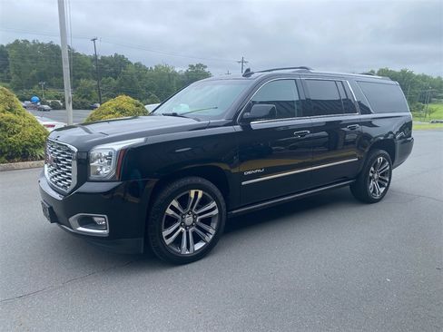 Used 2018 GMC Yukon XL Denali w/ Denali Ultimate Package AWD/4WD image 3