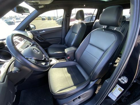 Used 2021 Volkswagen Tiguan SE image 22