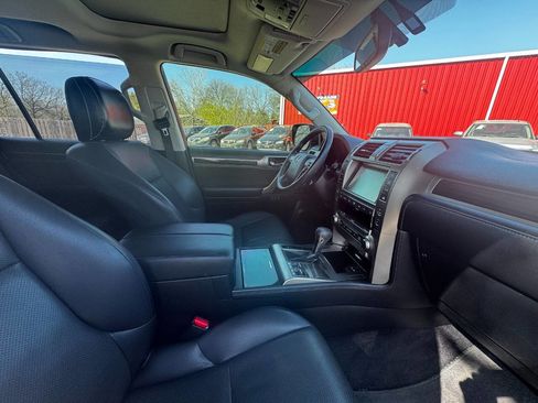 Used 2014 Lexus GX 460 image 32
