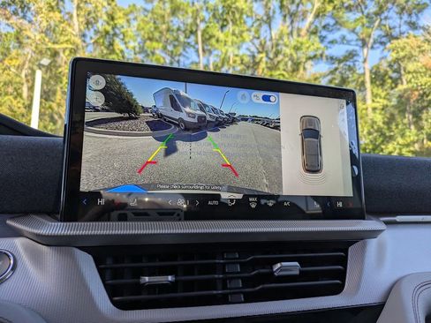 New 2026 Ford Explorer Active w/ Active Comfort Package image 23