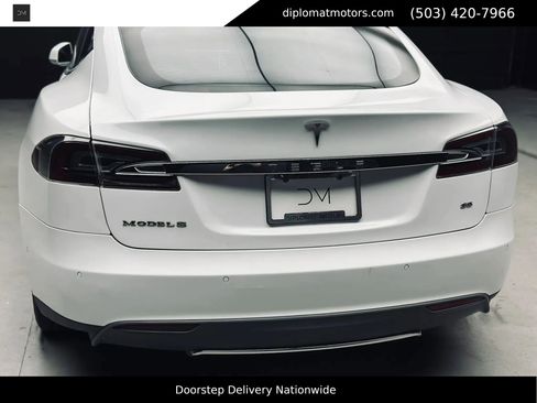 Used 2014 Tesla Model S 85 RWD image 16