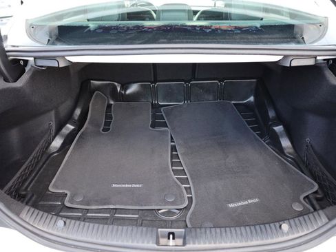 Used 2018 Mercedes-Benz C 300 Sedan image 18