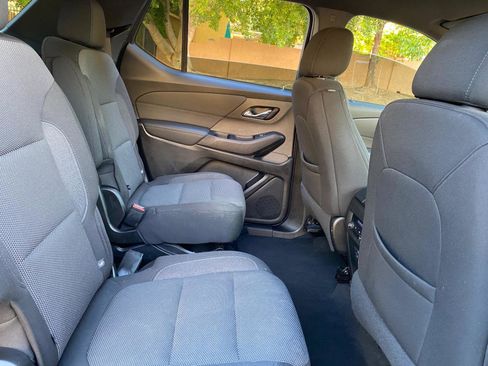 Used 2023 Chevrolet Traverse LT image 45