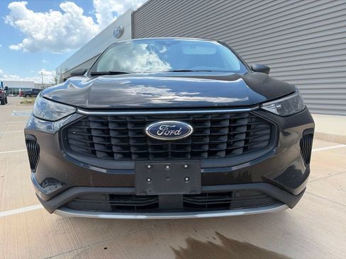 Certified 2025 Ford Escape Active AWD/4WD image 8
