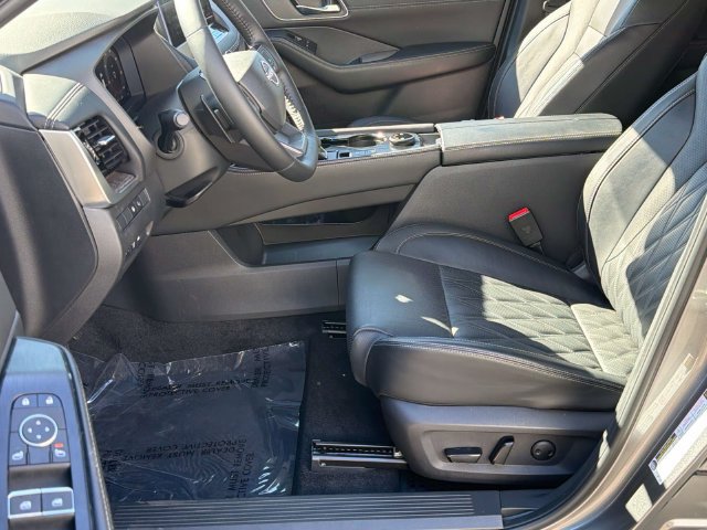 Certified 2026 Nissan Rogue Platinum w/ Platinum Premium Package AWD/4WD image 15